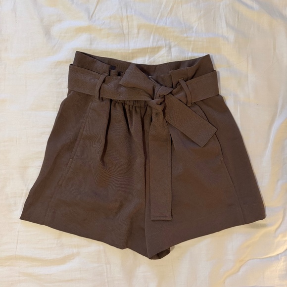 Aritzia Wilfred Paperbag Shorts Size 4 - Picture 1 of 3